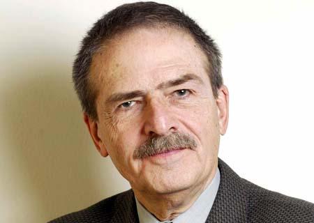 Speaker Marvin Zonis keynotes on economics and politics